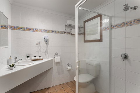 Sunlit Waters Studio Apartments - Kalgoorlie Accommodation 11