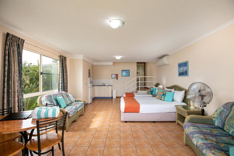 Sunlit Waters Studio Apartments - Kalgoorlie Accommodation 42