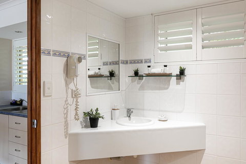 Sunlit Waters Studio Apartments - Kalgoorlie Accommodation 26