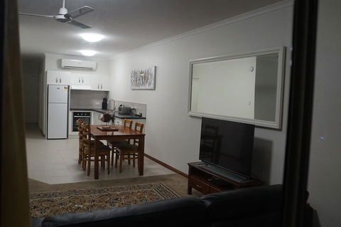 Airlie Seaview Apartments - Kalgoorlie Accommodation 8