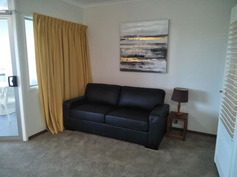 Airlie Seaview Apartments - Kalgoorlie Accommodation 14