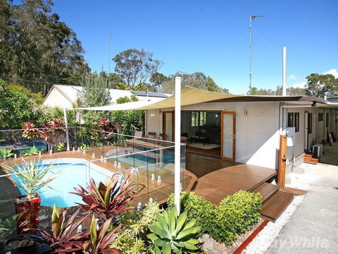 Beach House On Jones Parade, Central Coolum Beach - Kalgoorlie Accommodation 2
