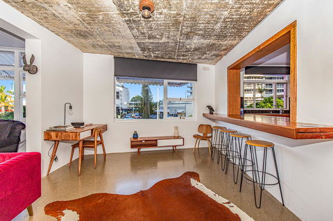 The Pink Hotel Coolangatta - Kalgoorlie Accommodation 5