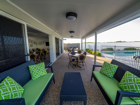 Mackay Oceanside Central Hotel Official - Kalgoorlie Accommodation 32