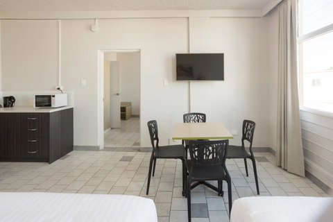 Nightcap At Emerald Star Hotel - Kalgoorlie Accommodation 29