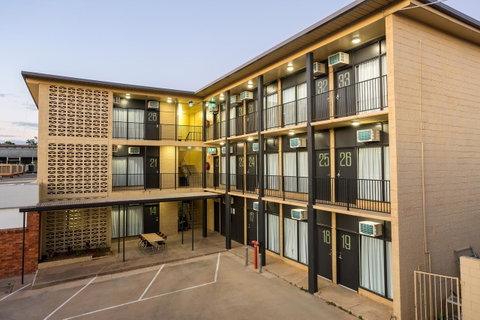 Nightcap At Emerald Star Hotel - Kalgoorlie Accommodation 5