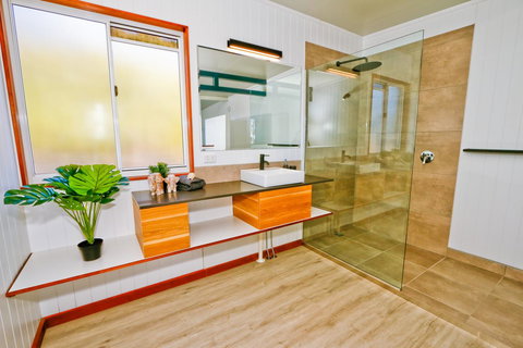 The Summit 1770 - Kalgoorlie Accommodation 0