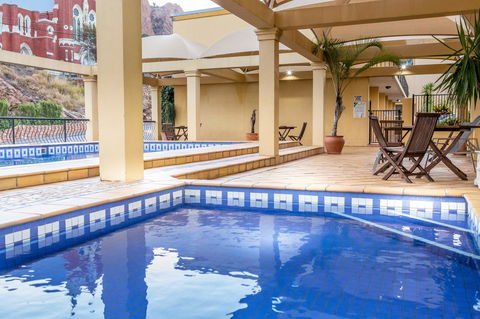 The Robert Towns - Kalgoorlie Accommodation 10