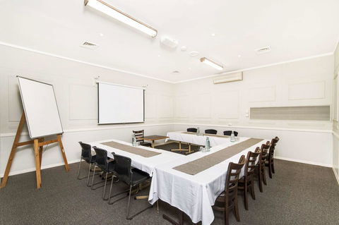 The Robert Towns - Kalgoorlie Accommodation 19