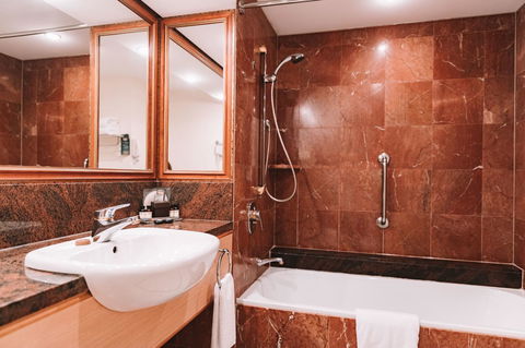 Pullman Cairns International - Kalgoorlie Accommodation 17