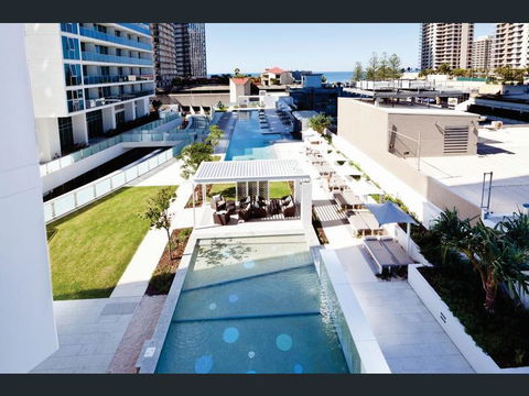 H Star Residences-- Paradise Stayz - Kalgoorlie Accommodation 4