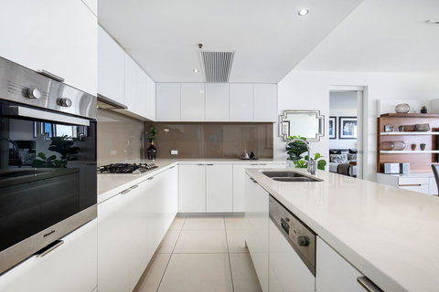 Ultra Broadbeach - Kalgoorlie Accommodation 19