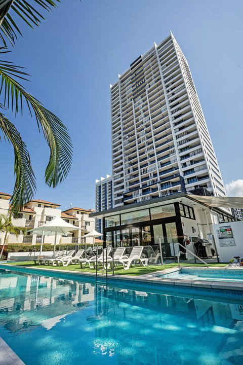 Ultra Broadbeach - Kalgoorlie Accommodation 1