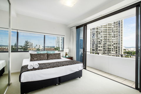 Ultra Broadbeach - Kalgoorlie Accommodation 7