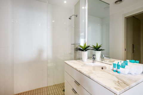 Ultra Broadbeach - Kalgoorlie Accommodation 29