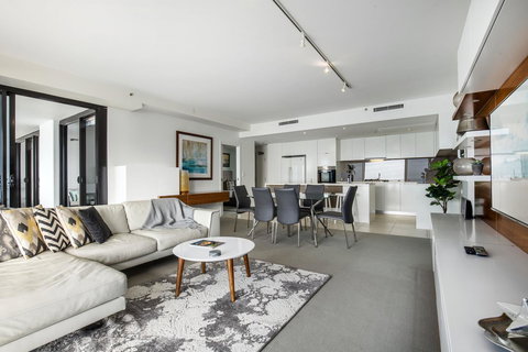 Ultra Broadbeach - Kalgoorlie Accommodation 12