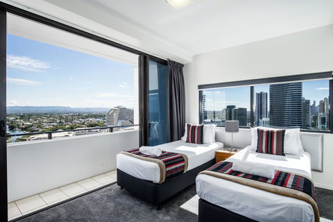 Ultra Broadbeach - Kalgoorlie Accommodation 27