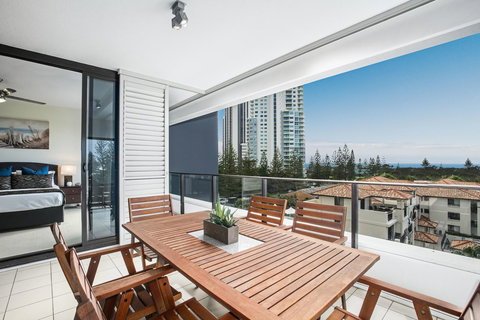 Ultra Broadbeach - Kalgoorlie Accommodation 6
