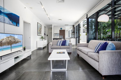 Ultra Broadbeach - Kalgoorlie Accommodation 23