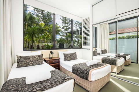 Ultra Broadbeach - Kalgoorlie Accommodation 21