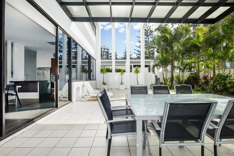 Ultra Broadbeach - Kalgoorlie Accommodation 26