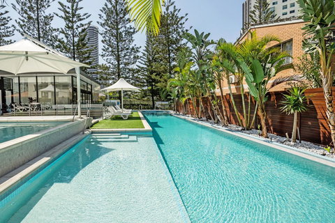 Ultra Broadbeach - Kalgoorlie Accommodation 3