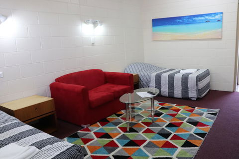 YAL Cairns - A Motel That Makes A Difference - Kalgoorlie Accommodation 18