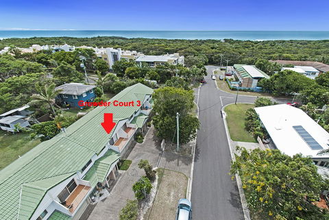Growder Court 3 - Coolum Beach QLD - Kalgoorlie Accommodation 1