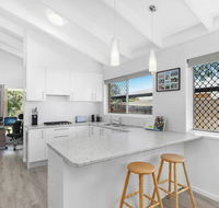 Beautiful Home- Walk to Beach-Short drive to Noosa - Kalgoorlie Accommodation