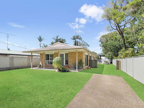 Beautiful Home- Walk To Beach-Short Drive To Noosa - Kalgoorlie Accommodation 7