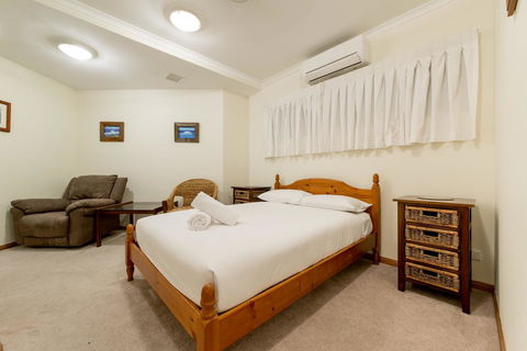 Paradise Penthouse At Waves - Airlie Beach - Kalgoorlie Accommodation 14