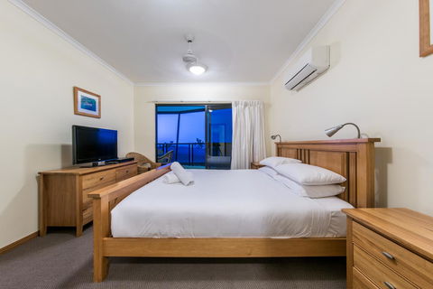 Paradise Penthouse At Waves - Airlie Beach - Kalgoorlie Accommodation 15