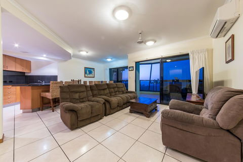 Paradise Penthouse At Waves - Airlie Beach - Kalgoorlie Accommodation 9