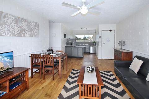 Surf Dance Apartments - Kalgoorlie Accommodation 6