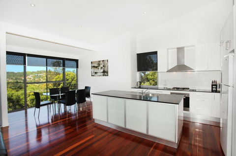 224 Centenary Heights Road Coolum Beach, 500 Dollar Bond, Linen Included - Kalgoorlie Accommodation 2