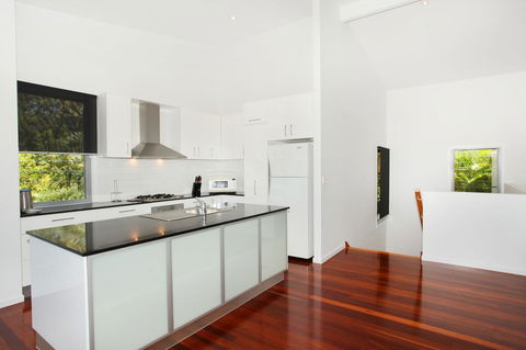 224 Centenary Heights Road Coolum Beach, 500 Dollar Bond, Linen Included - Kalgoorlie Accommodation 1