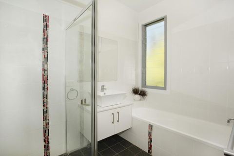 224 Centenary Heights Road Coolum Beach, 500 Dollar Bond, Linen Included - Kalgoorlie Accommodation 9