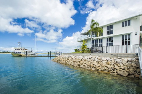 Waters Edge Townhouse 2 - Kalgoorlie Accommodation 1