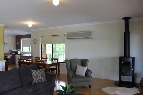 Waterside View - Kalgoorlie Accommodation 1