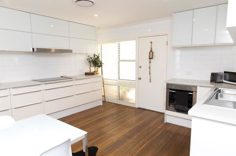 White Beach Cottage - Kalgoorlie Accommodation 1