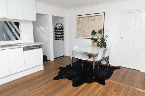 White Beach Cottage - Kalgoorlie Accommodation 2