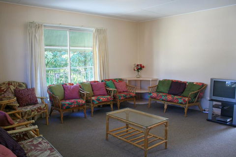 WHITE DOLPHIN, UNIT 5 - Kalgoorlie Accommodation 2