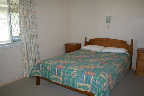 WHITE DOLPHIN, UNIT 5 - Kalgoorlie Accommodation 3