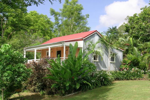 Whitsunday Cane Cutters Cottage - Kalgoorlie Accommodation 0