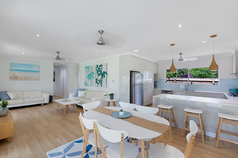 Whitsunday Palms - Kalgoorlie Accommodation 0