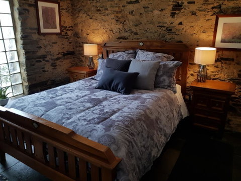 William Hunt's Retreat - Redwood Studio - Kalgoorlie Accommodation 2