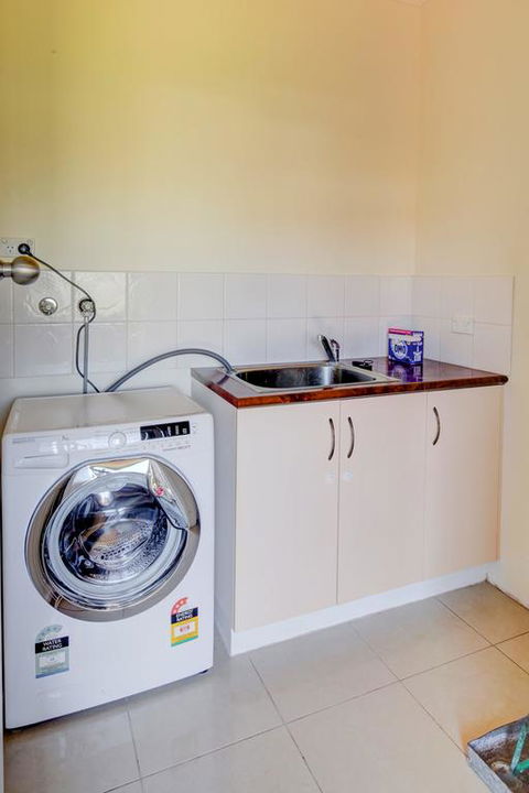 Wings And Waves - Kalgoorlie Accommodation 3