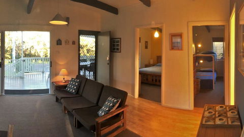 Wonky Pine Beach House, NARRWALLEE- 4 Bedroom - Kalgoorlie Accommodation 2