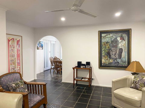 Woorim Secluded Palms Cottage - Kalgoorlie Accommodation 3