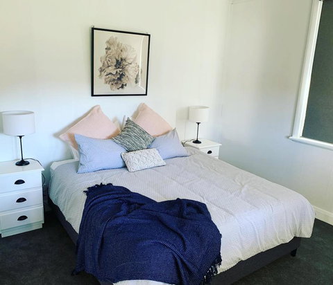 Yellow Door House Adelong - Kalgoorlie Accommodation 2